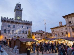 Immacolata: proposte per single per il weekend prenatalizio nel Villaggio Tirolese di Arezzo