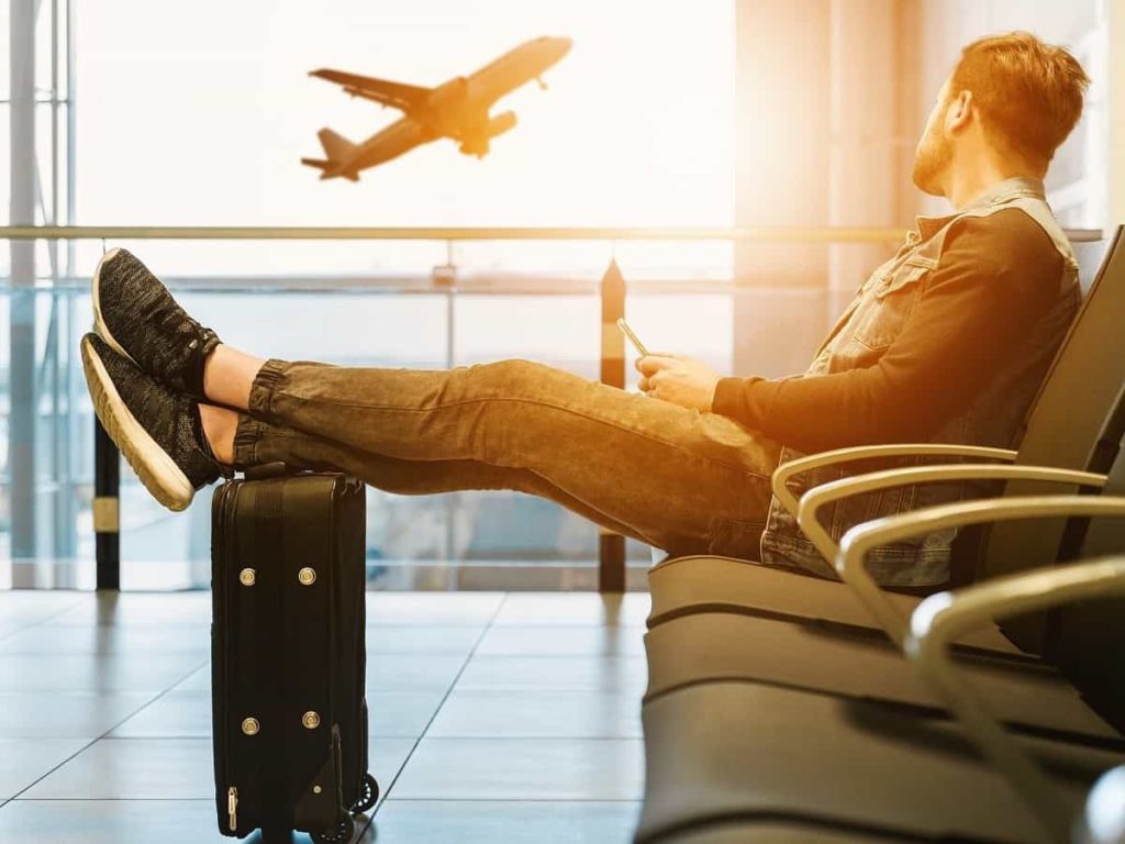 Viaggi per single last minute: prenota prima per risparmiare