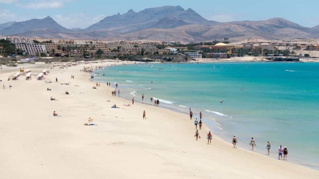 Il tuo viaggio a Fuerteventura tra spiagge bianchissime, coste e scogliere