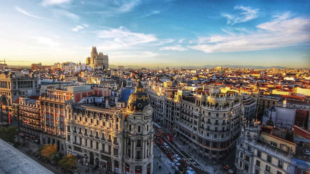 Ponte del 25 Aprile a Madrid per single