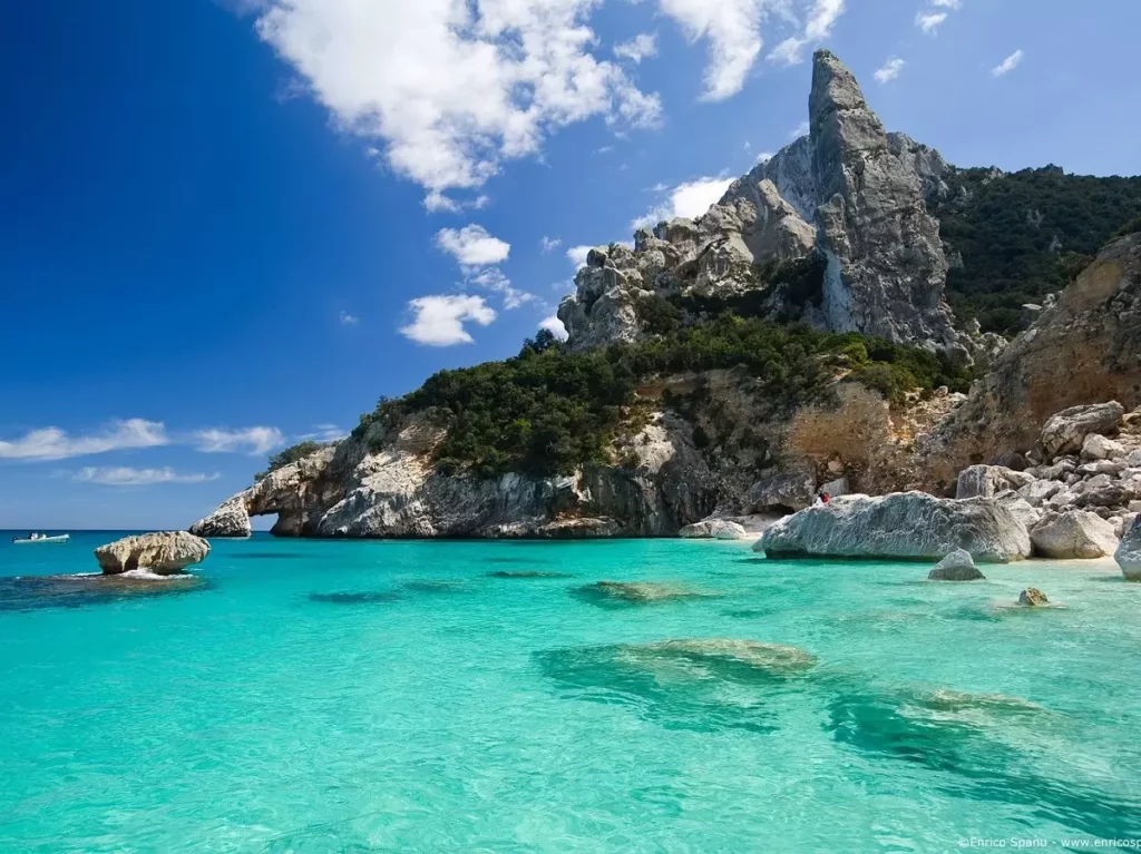 Settimana in Sardegna a Cala Ginepro per single